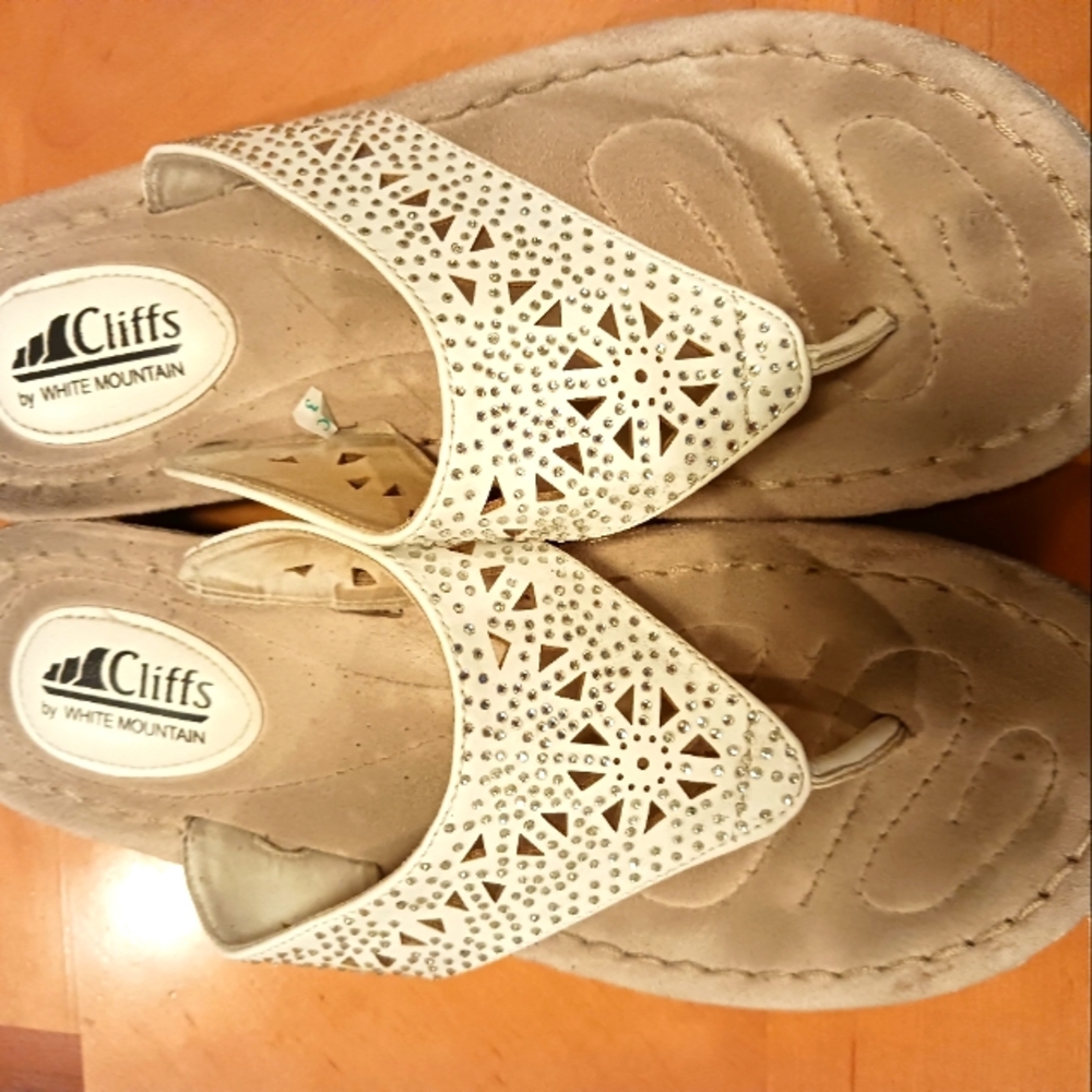 Women's size 10 Cliffs white sandals